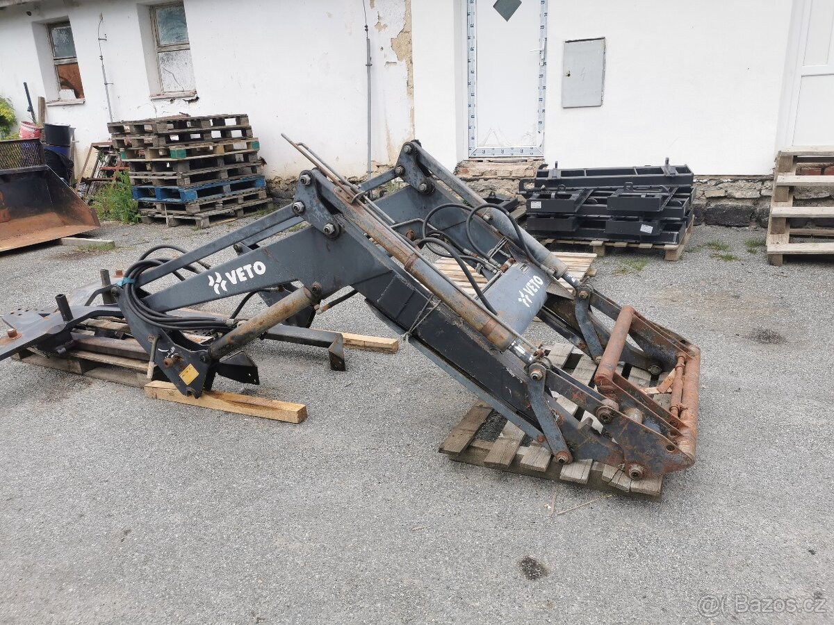 ČELNÍ NAKLADAČ NA ZETOR 7245