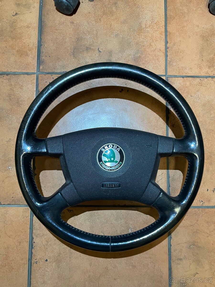 Škoda Fabia kožený volant