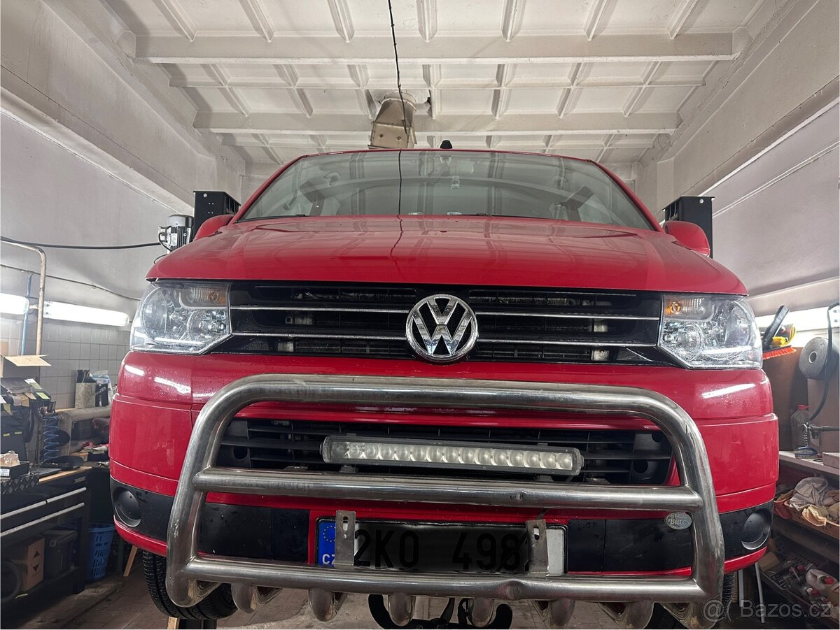 Přední rám na vw t5 se světelnou led rampou