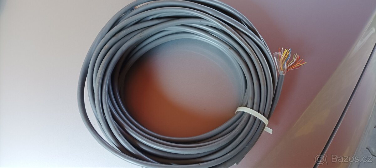 Telefonní kabel