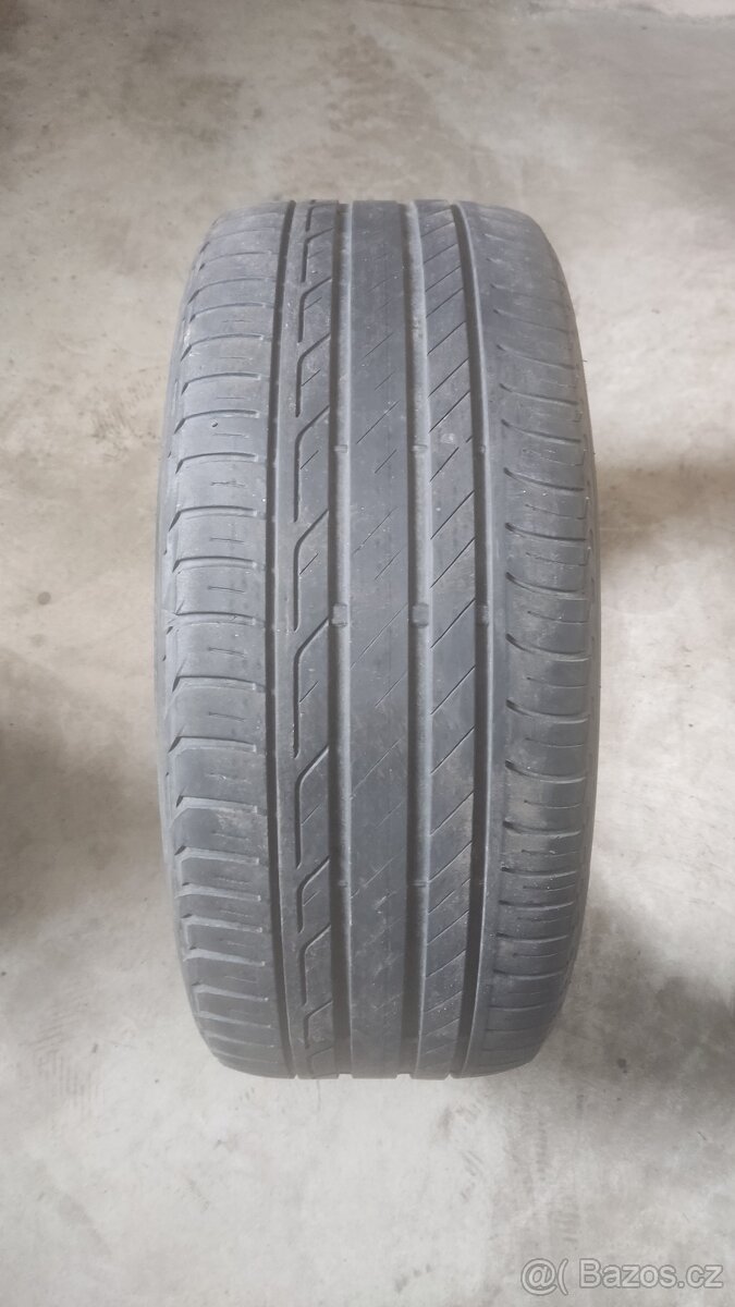 Letni pneu 225/45/17