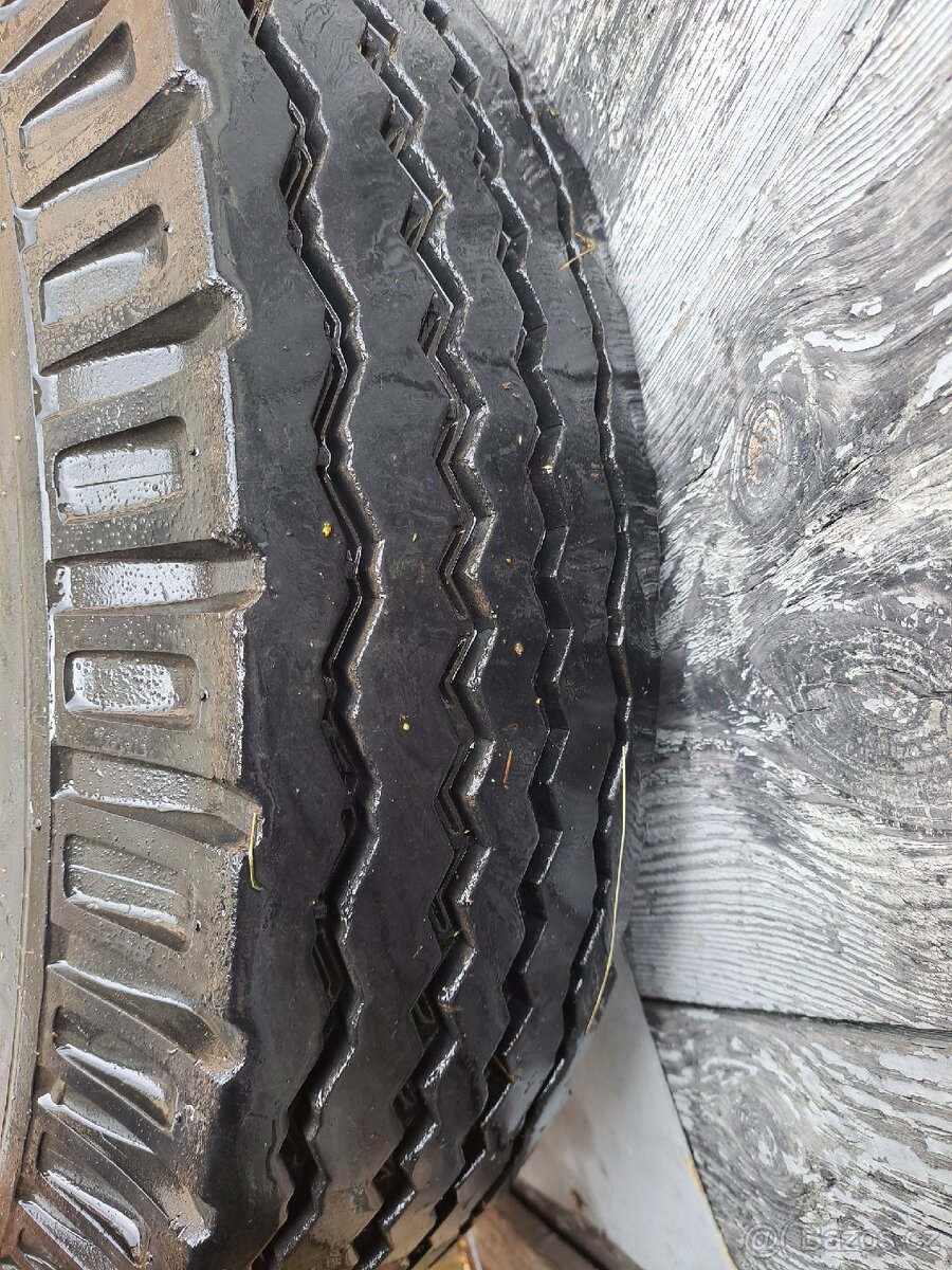 pneu 8,25-15