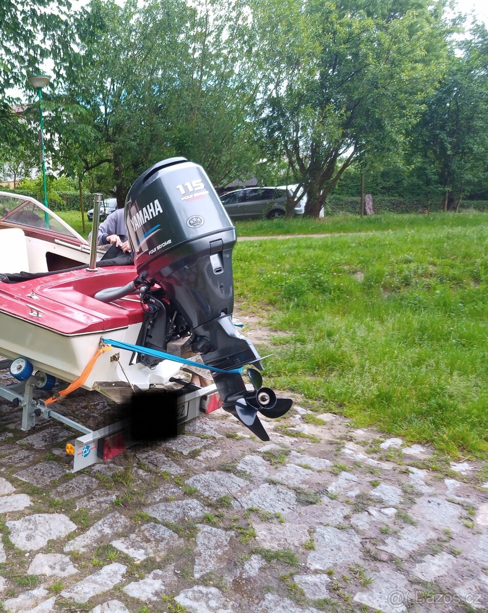Lodní závěsný motor Yamaha 115hp 4takt