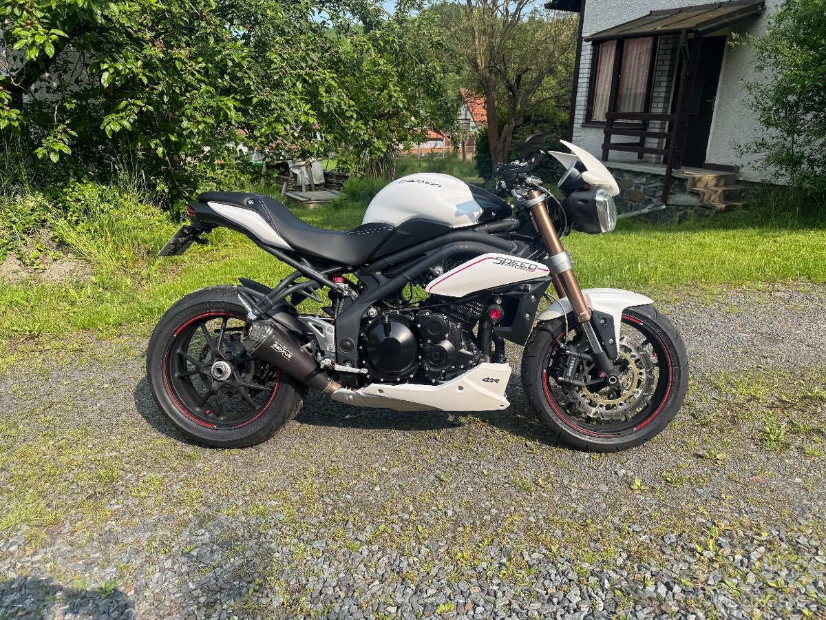 Triumph speed triple 1050