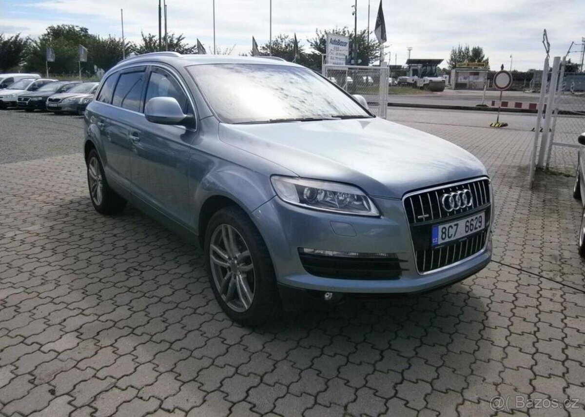 Audi Q7 4.2TDi V8,Quattro,tažné nafta automat 240 kw