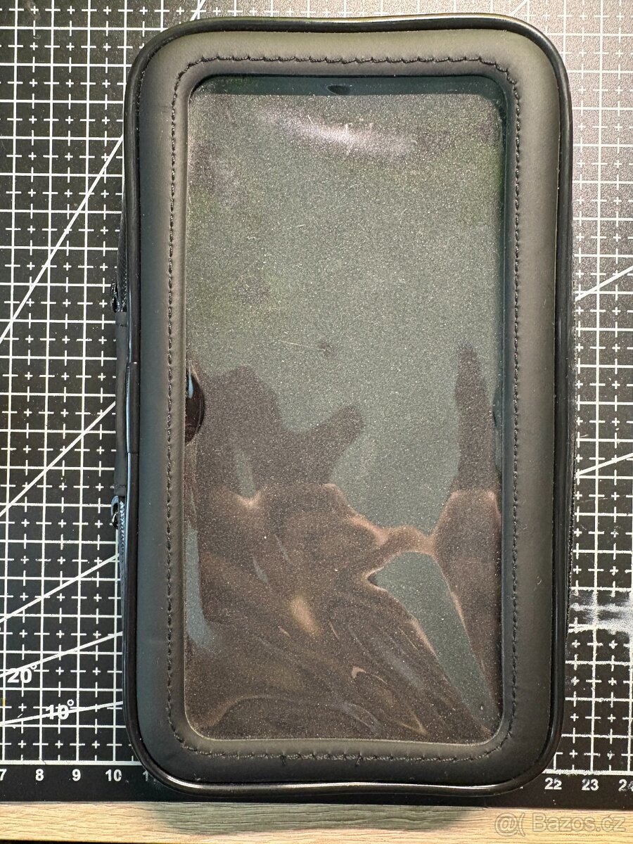 Voděodolný držák na mobil