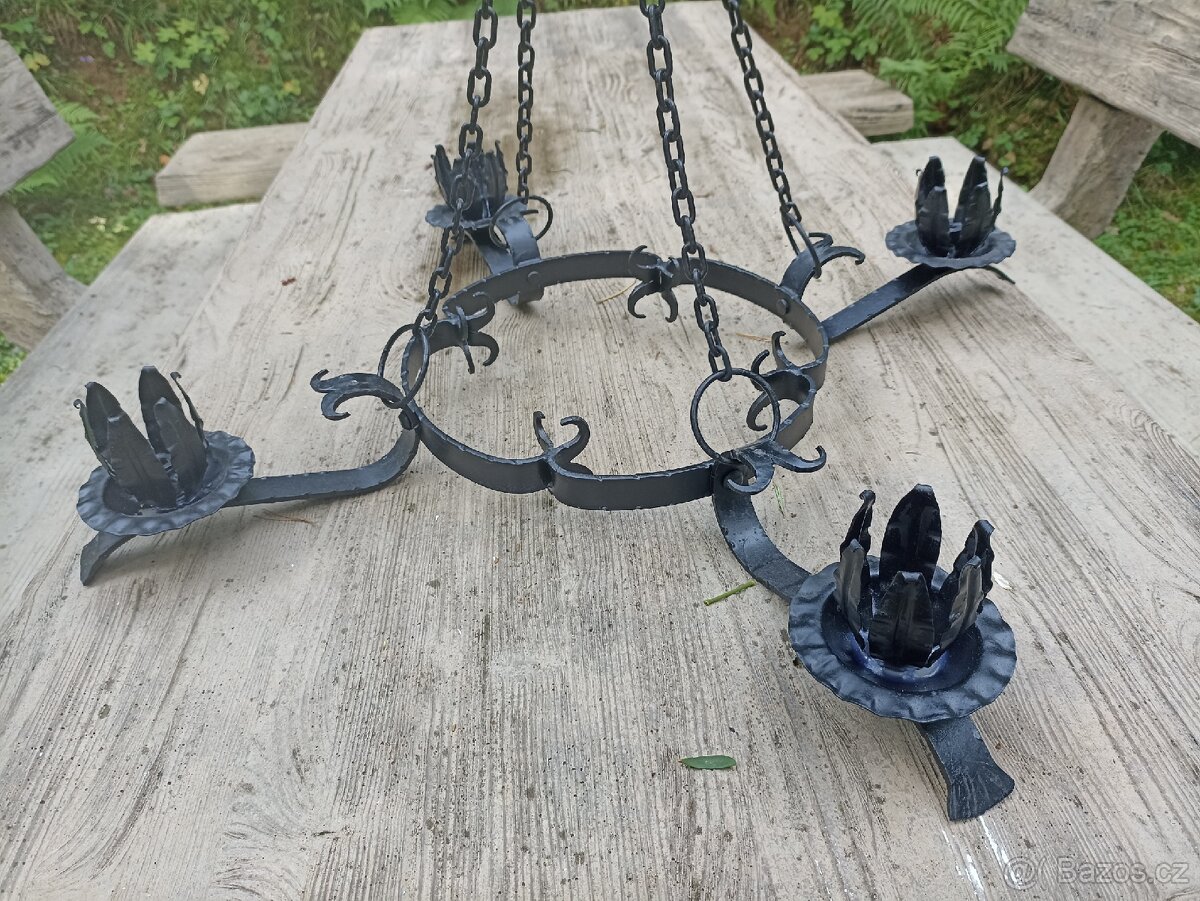 Kovaný lustr, svítidlo