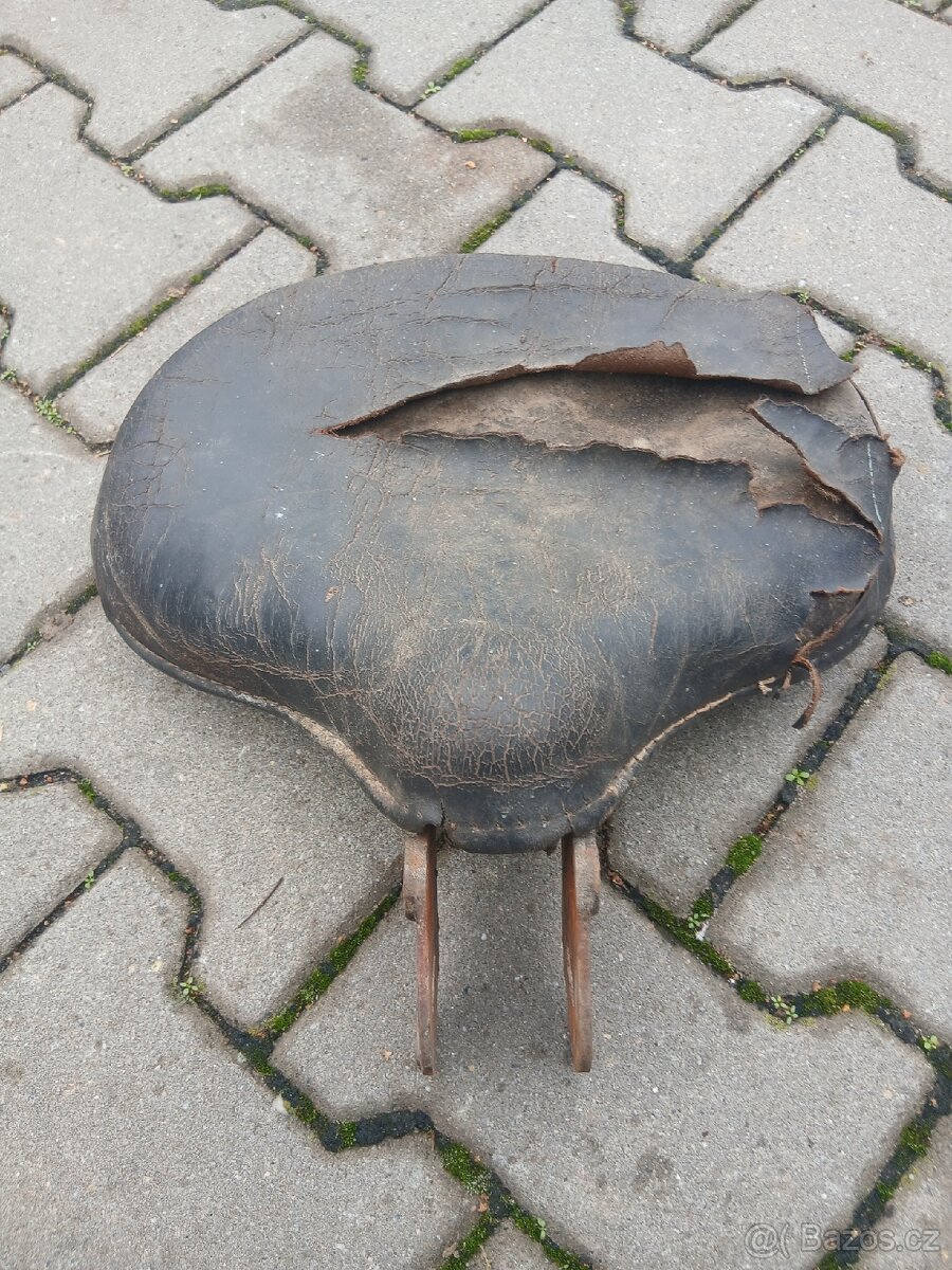 Sedlo Jawa perak