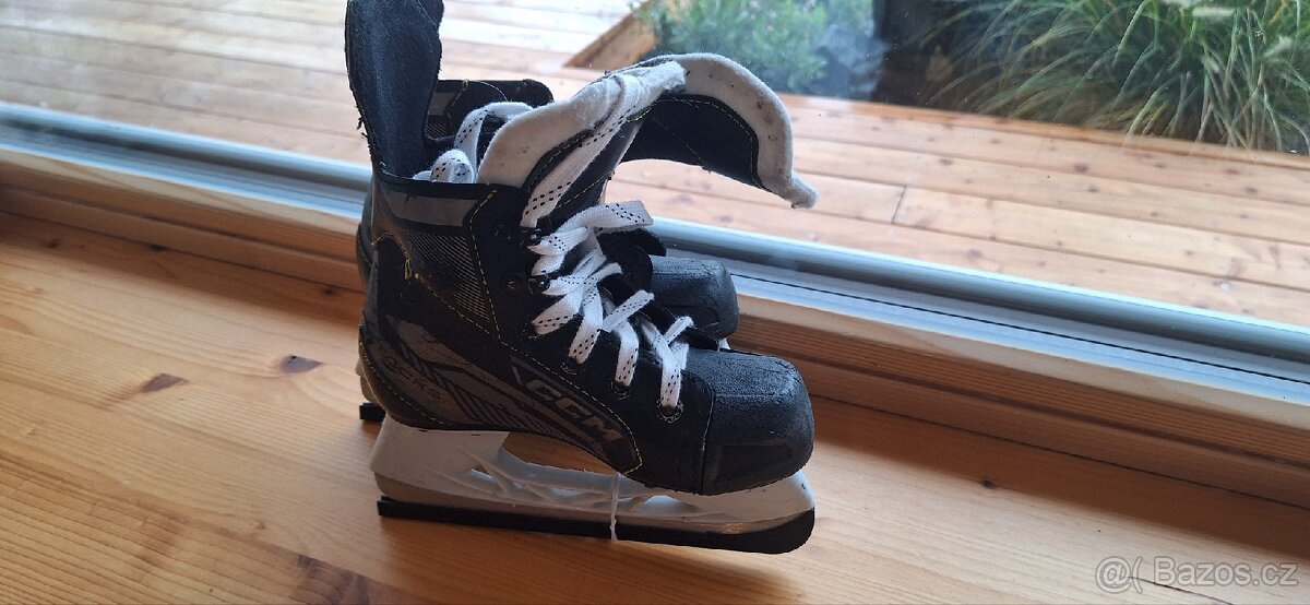 Hokejove brusle CCM Tacks 550 AS YTH 11