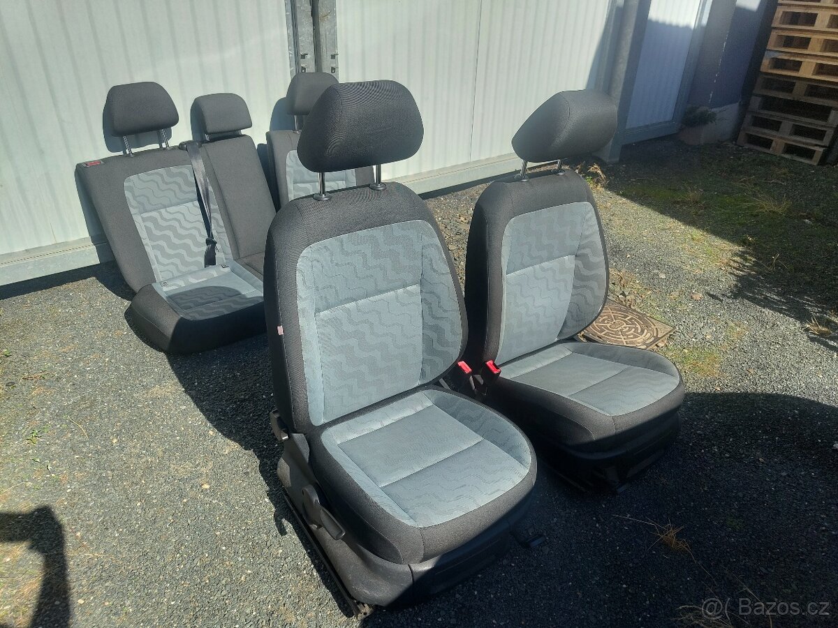 Sedačky Fabia II - vlnky