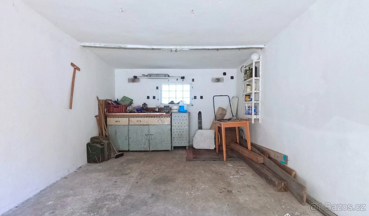 Garáž k pronájmu v Mimoni