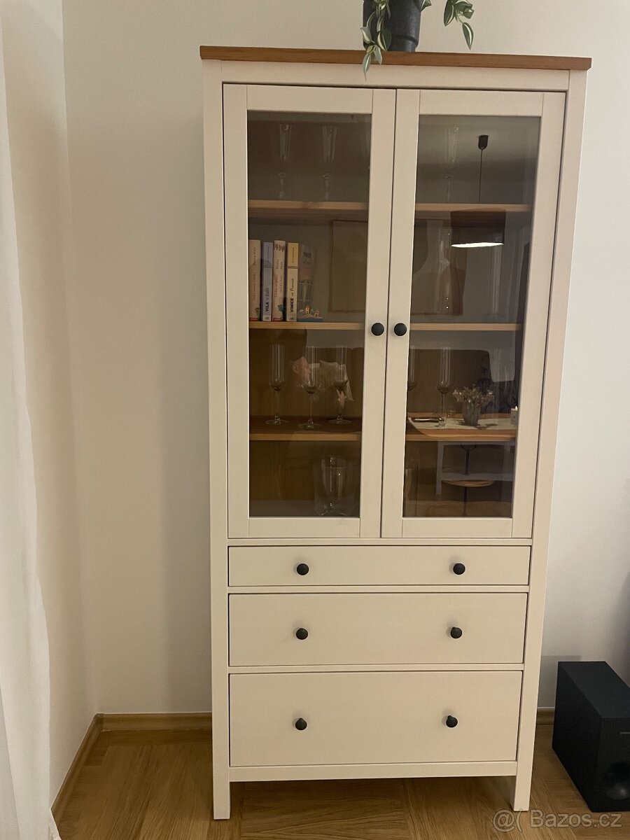 Prodám knihovnu v Top stavu 90 x 200 cm