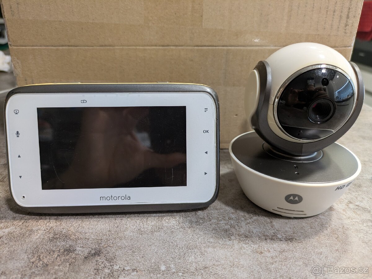 Chůvička s kamerou Motorola MBP 854+monitor dechu zdarma