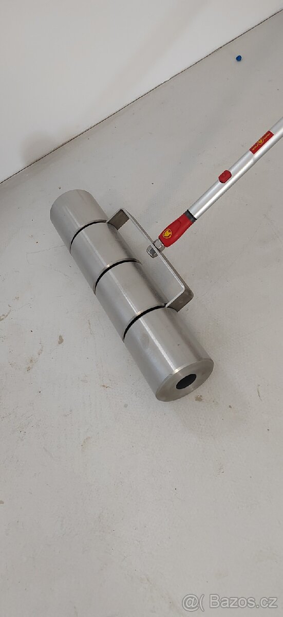 Podlahový válec na lino, vinyl