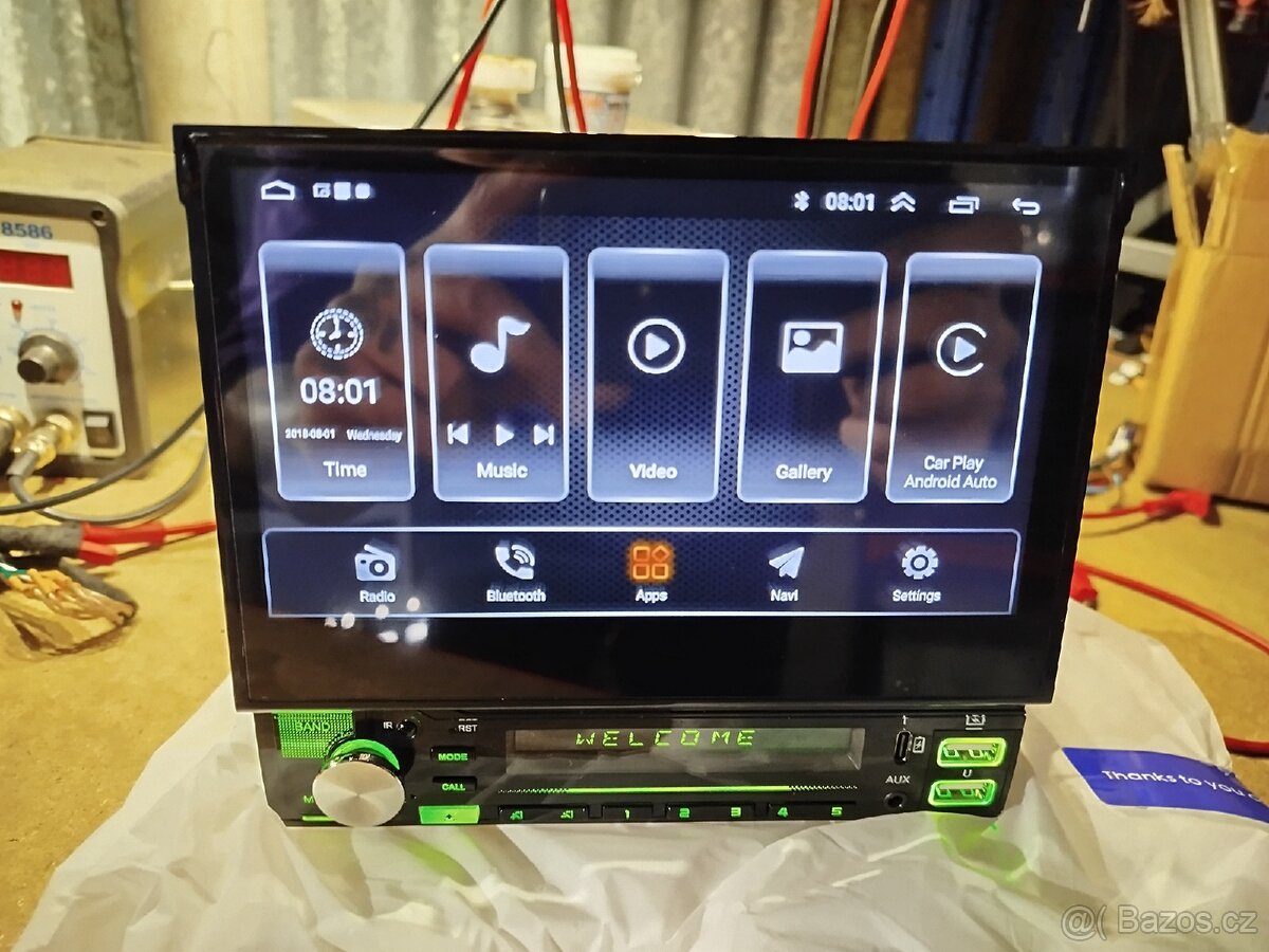 Vyjížděcí autorádio + kamera + carplay android 2gb ram 32hdd