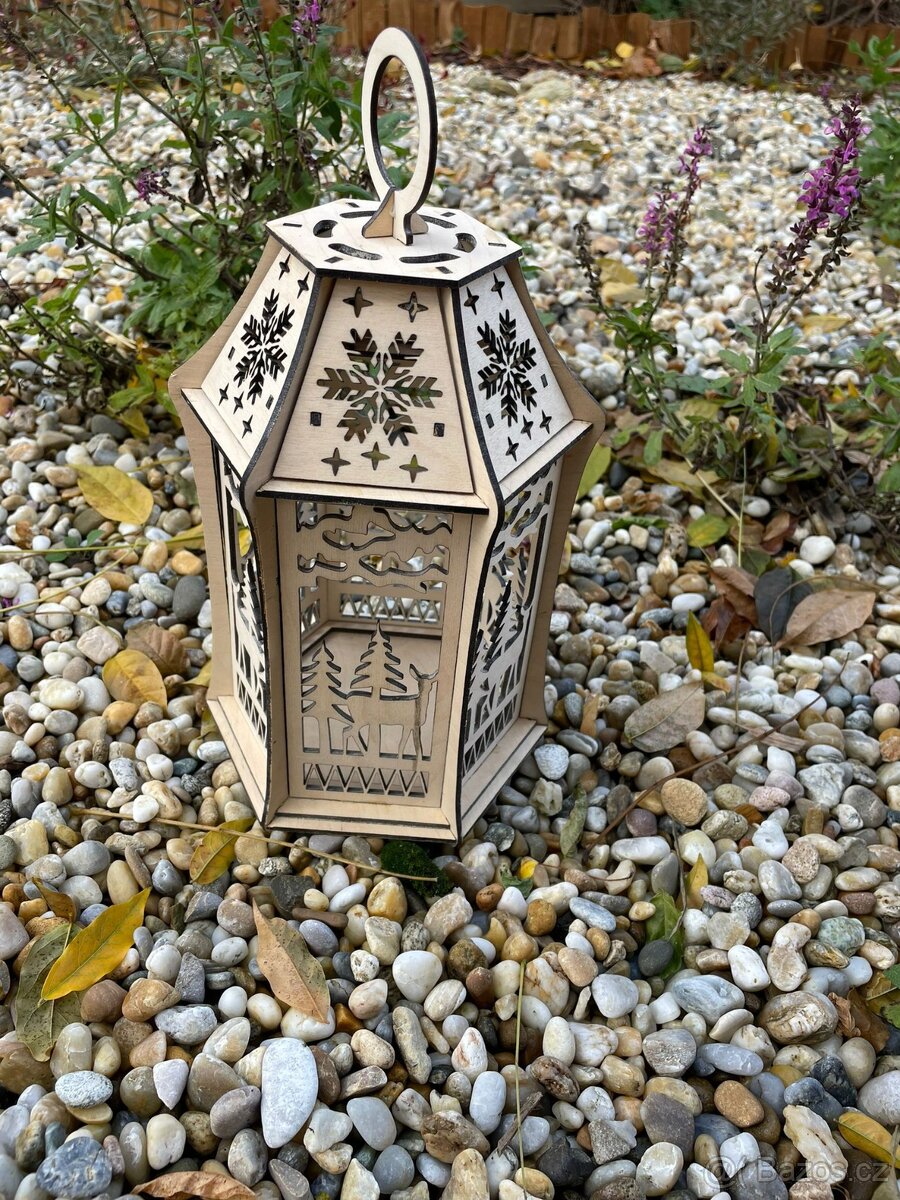 Dřevěná lampička