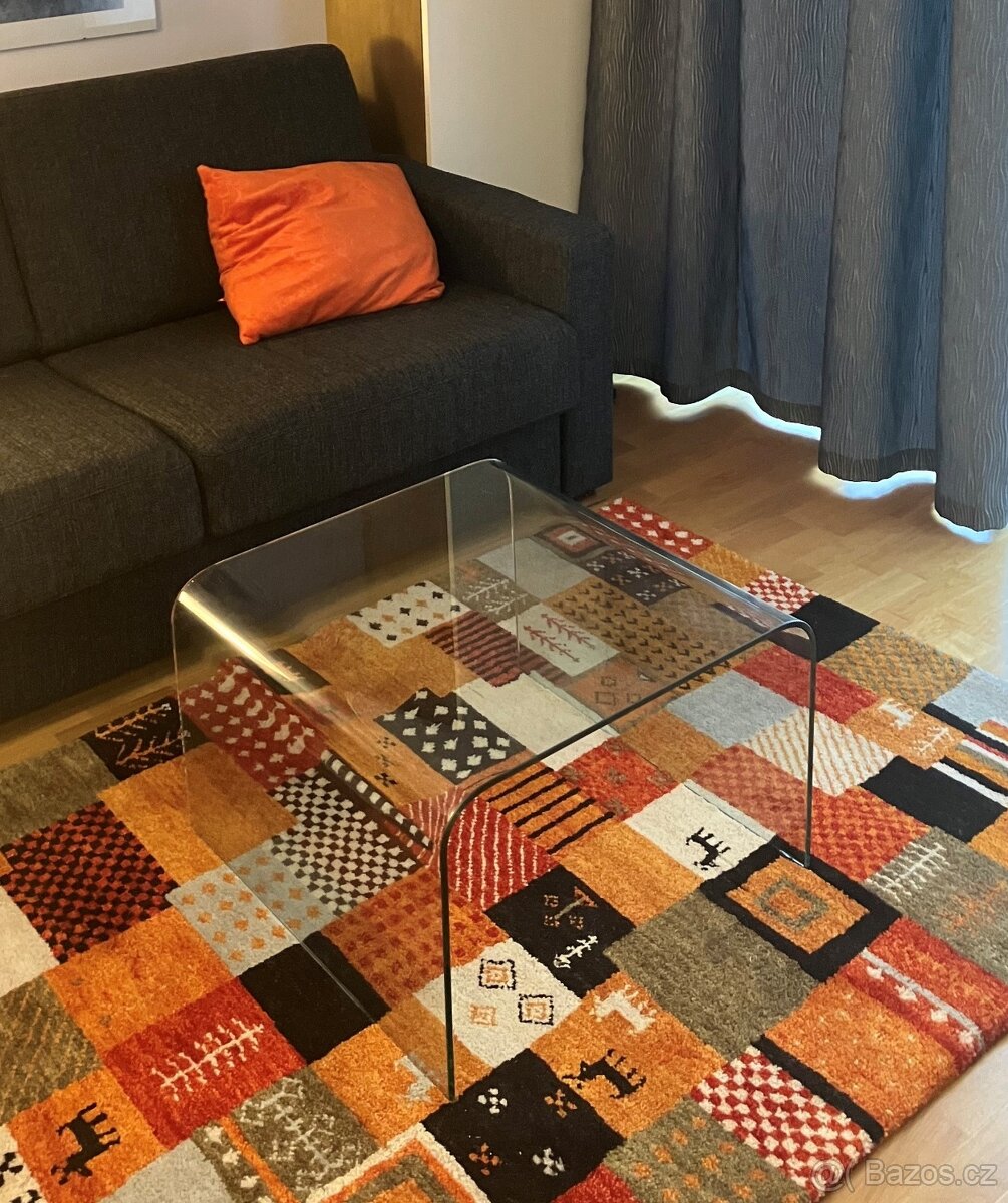 konferenční stolek, tvrzené sklo