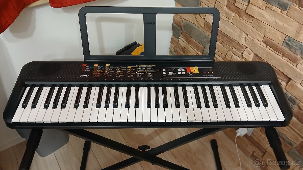 Klávesy Yamaha PSR-F52