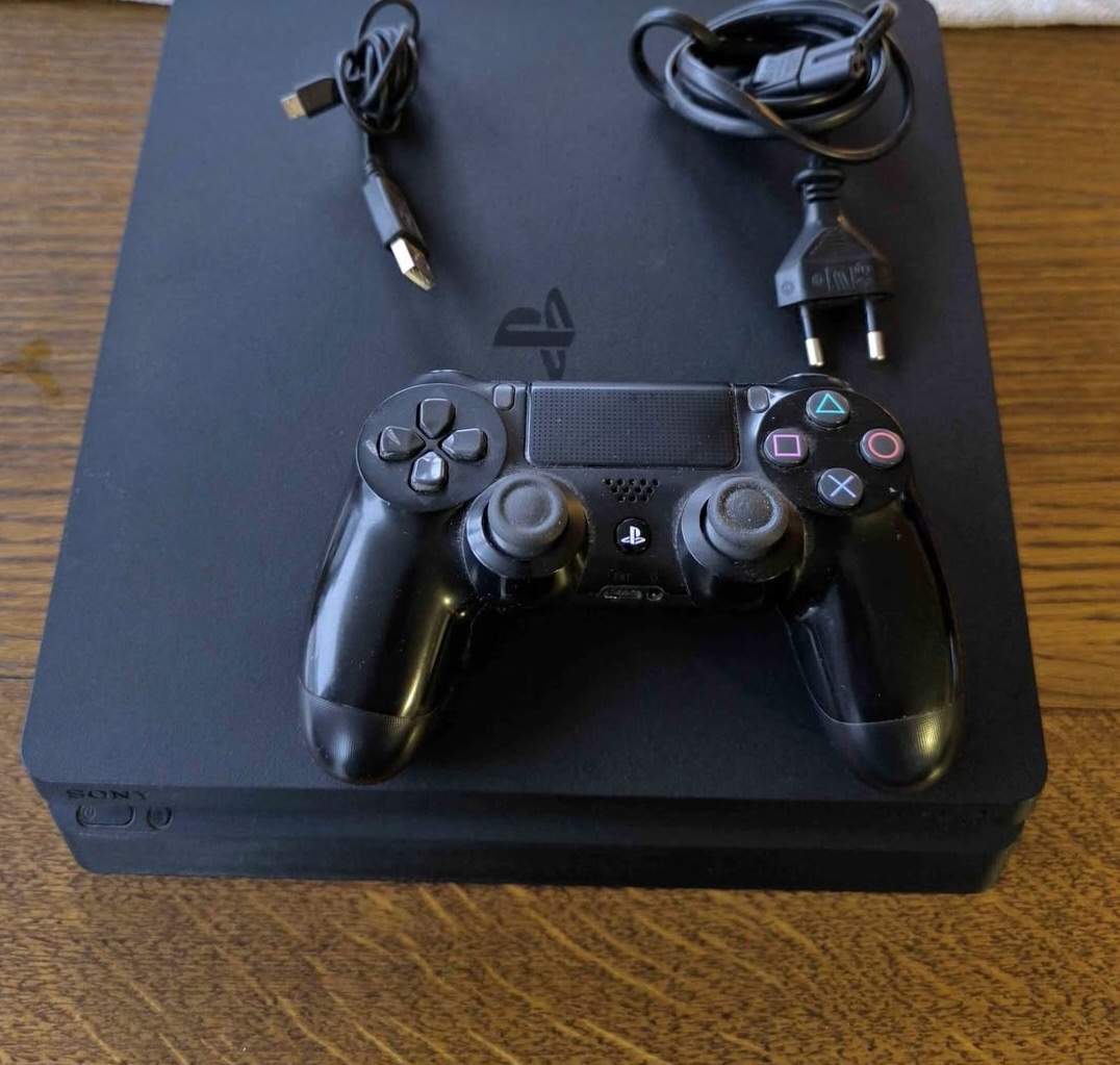 Playstation 4 Slim