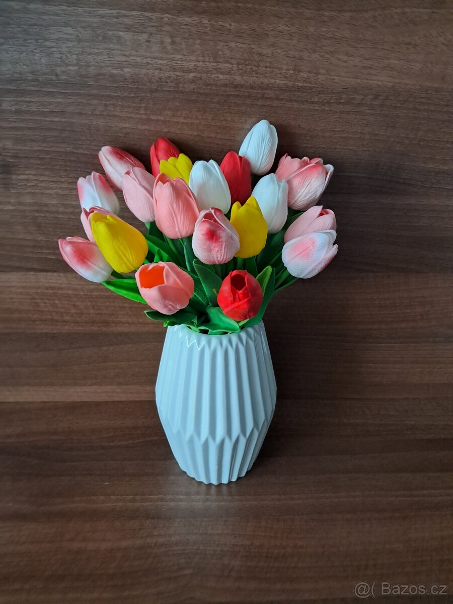 uměle tulipany