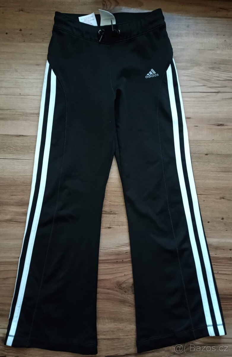 Adidas sportovní tepláky 116