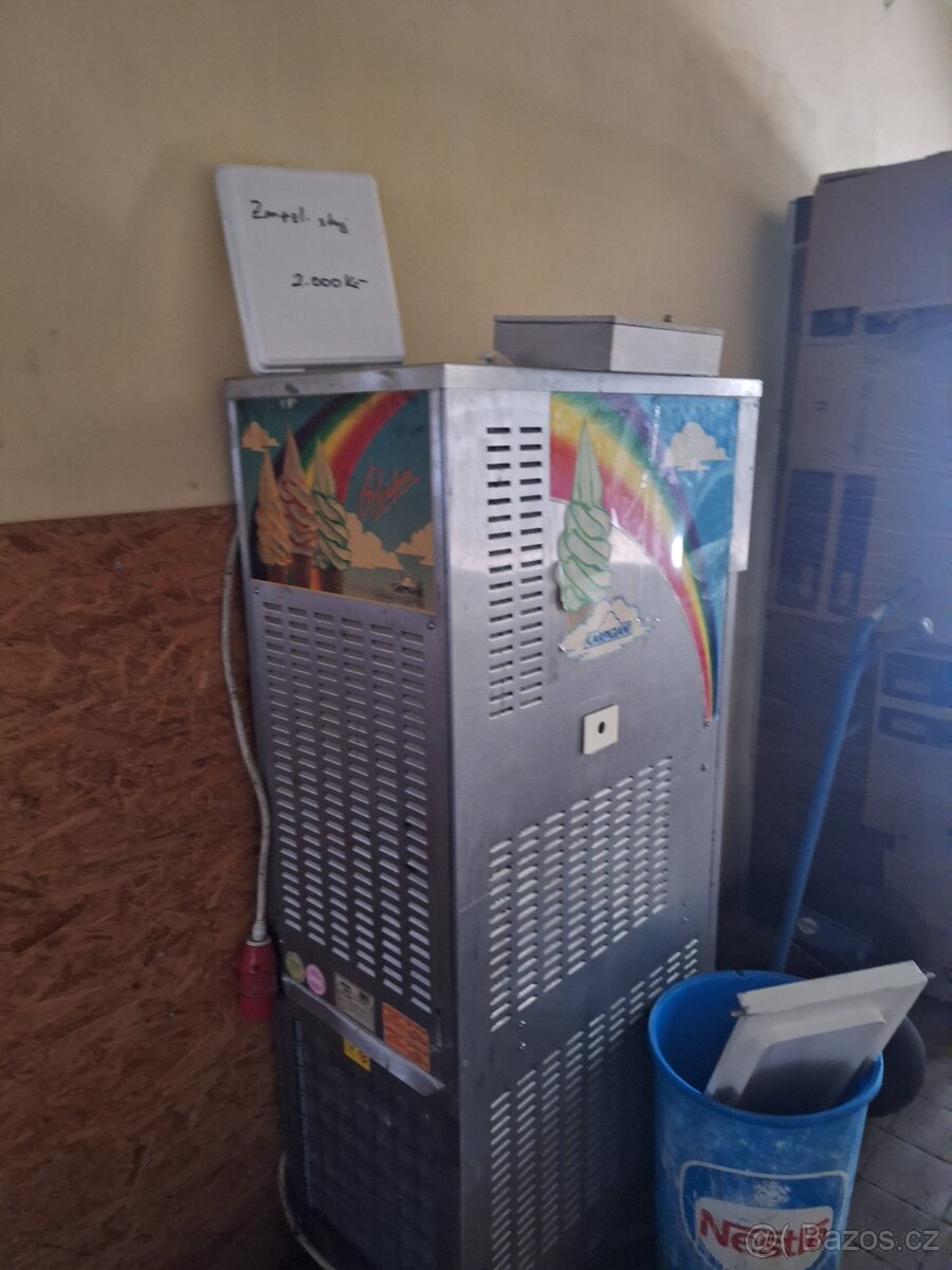 Stroj na točenou zmrzlinu