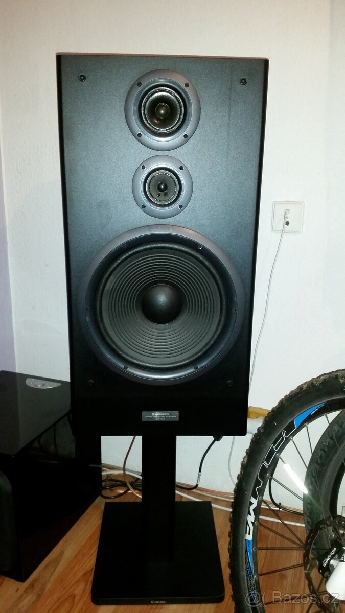 Pioneer cs 901,3 way speaker,černé regálové