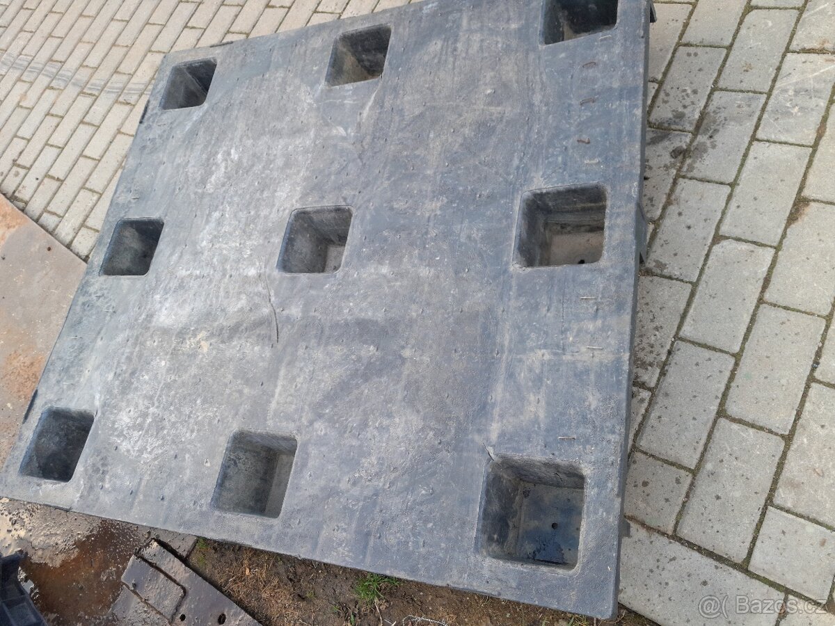 plastové palety