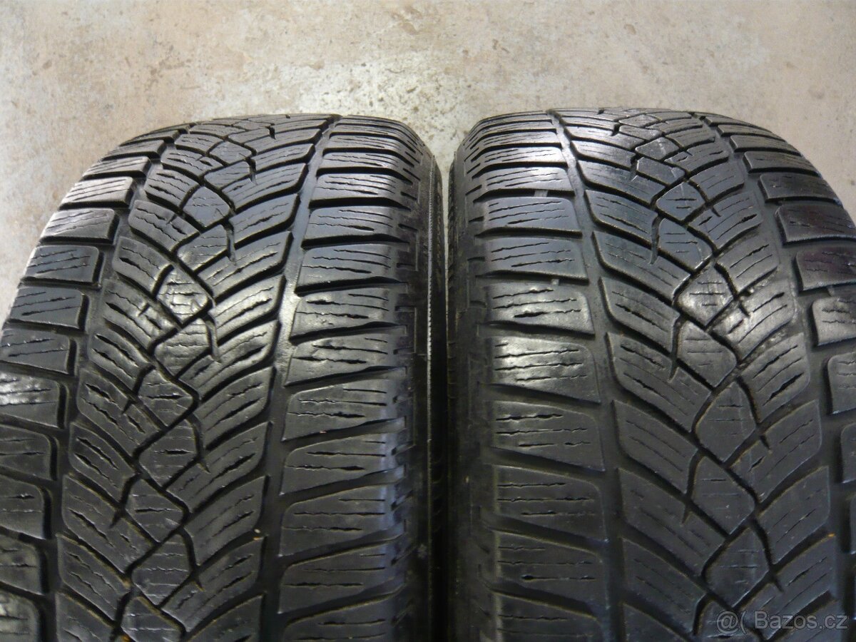 Pneu 225/50/17, 225-50-17, 225 50 17. - -