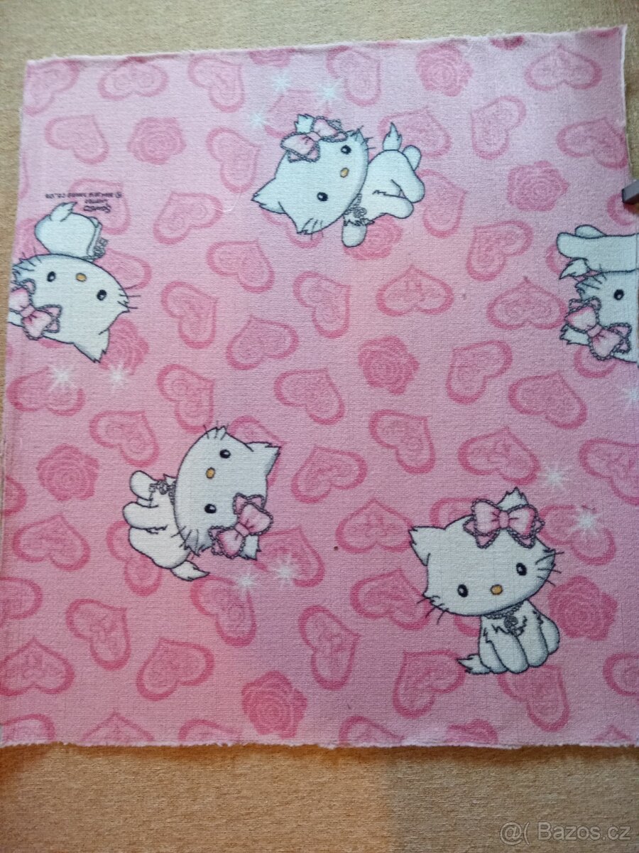 Zbytek koberce z metráže Hello Kitty