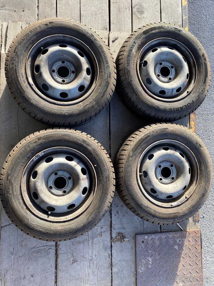 Renault- plechové disky včetně zimních pneu- 13