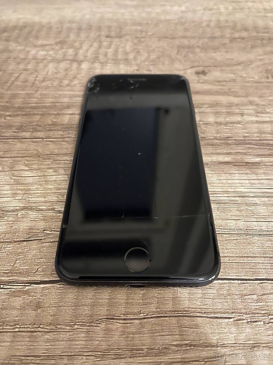 iPhone 8 64GB – na opravu nebo na díly
