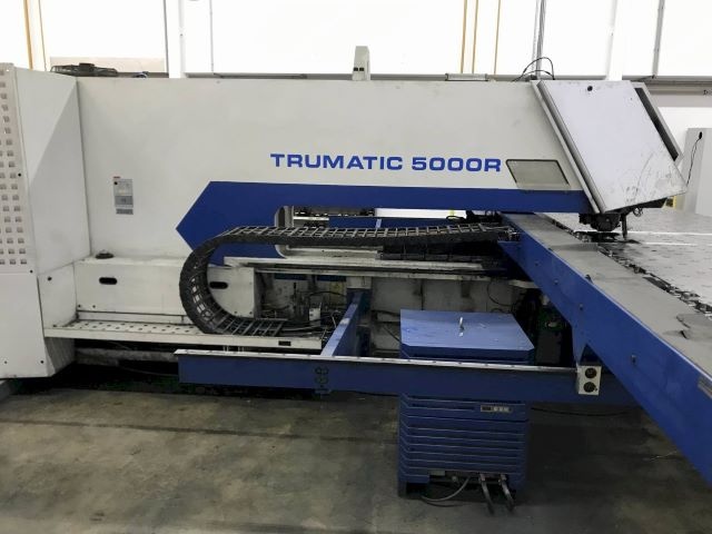 Vysekávací lis TRUMPF Trumatic 5000, použitý, z roku 2003.