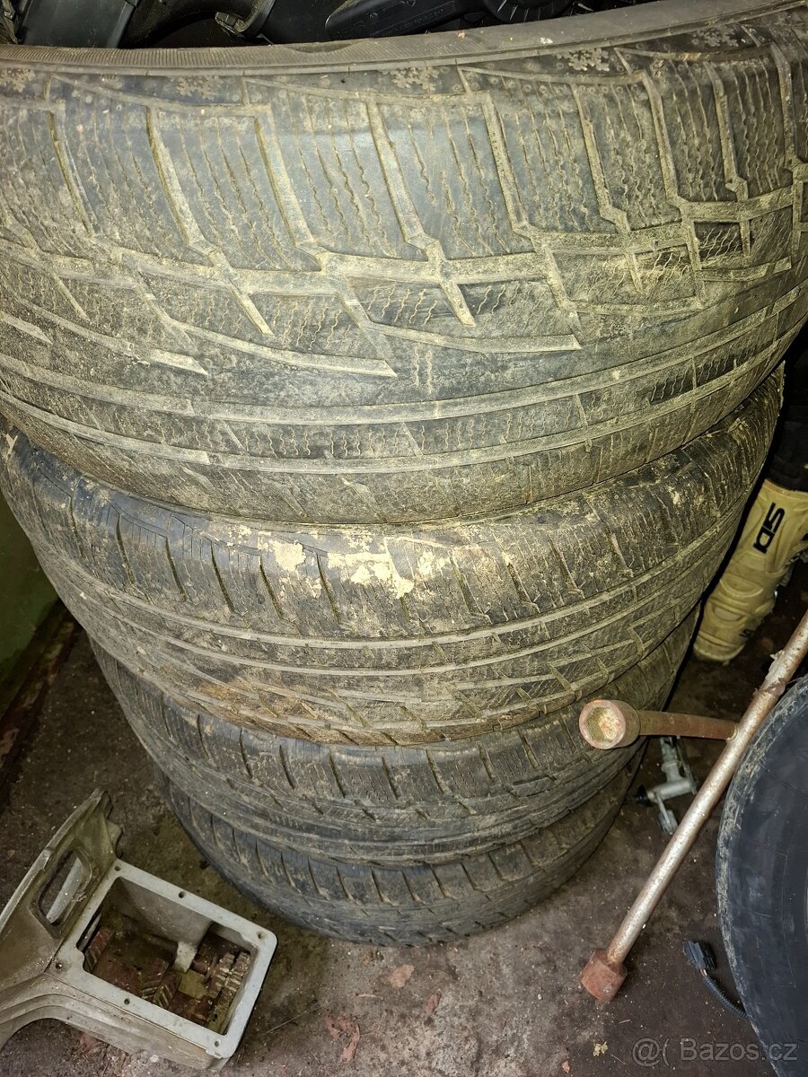 255/60/17 106H zimni -sada pneu Matador