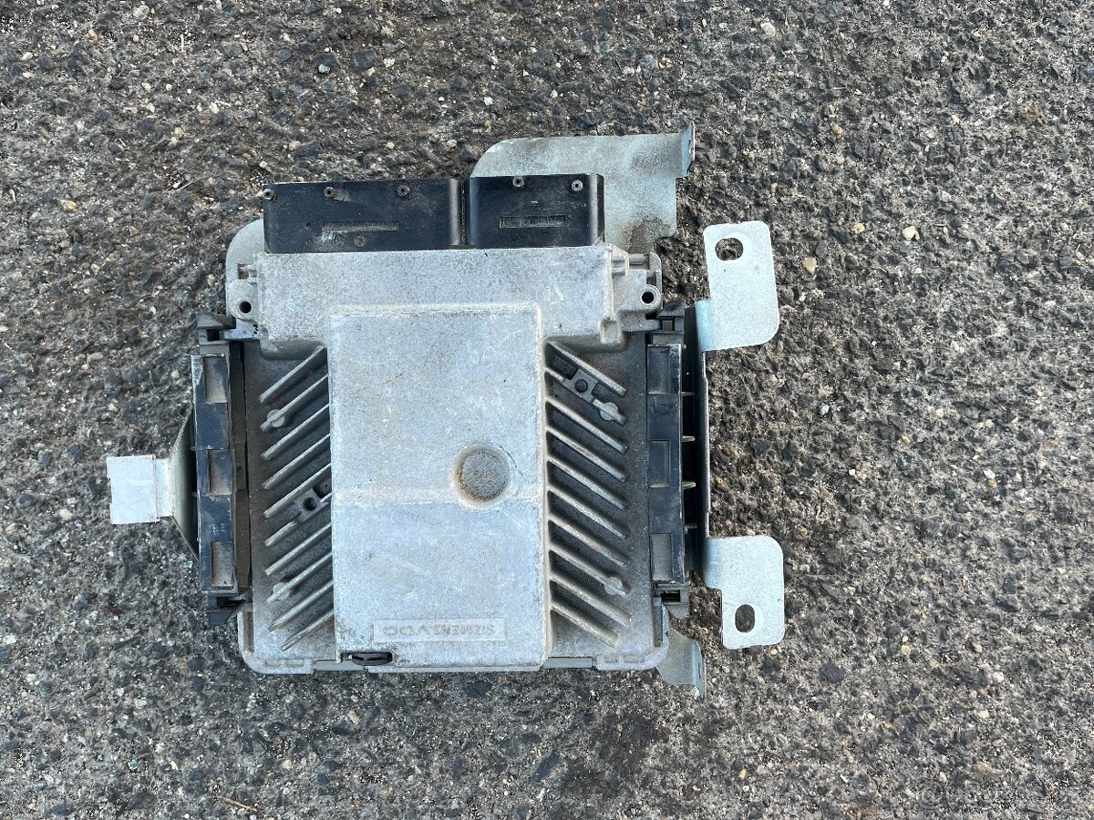 ŘÍDICÍ JEDNOTKA MOTORU 03G906018DL