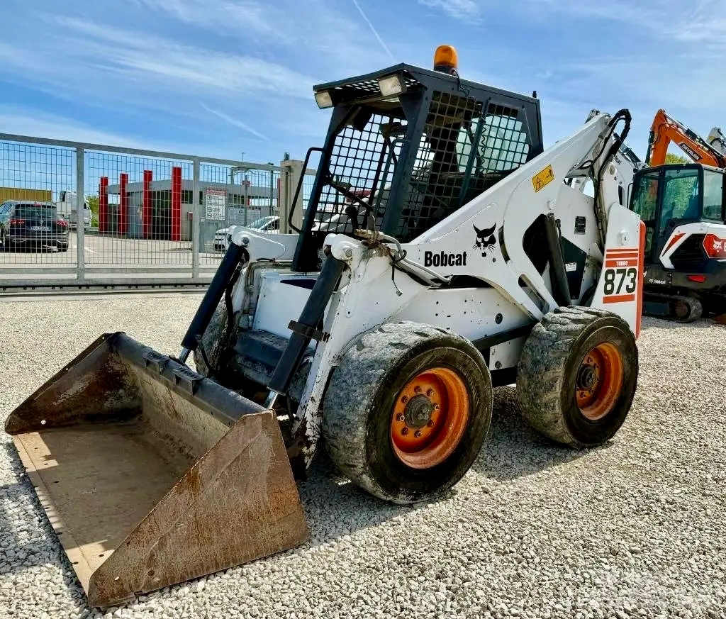 SMYKOVÝ NAKLADAČ BOBCAT 873