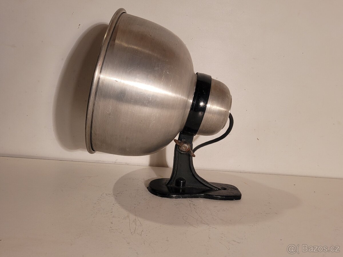 kovová lampa, designová lampička, reflektor
