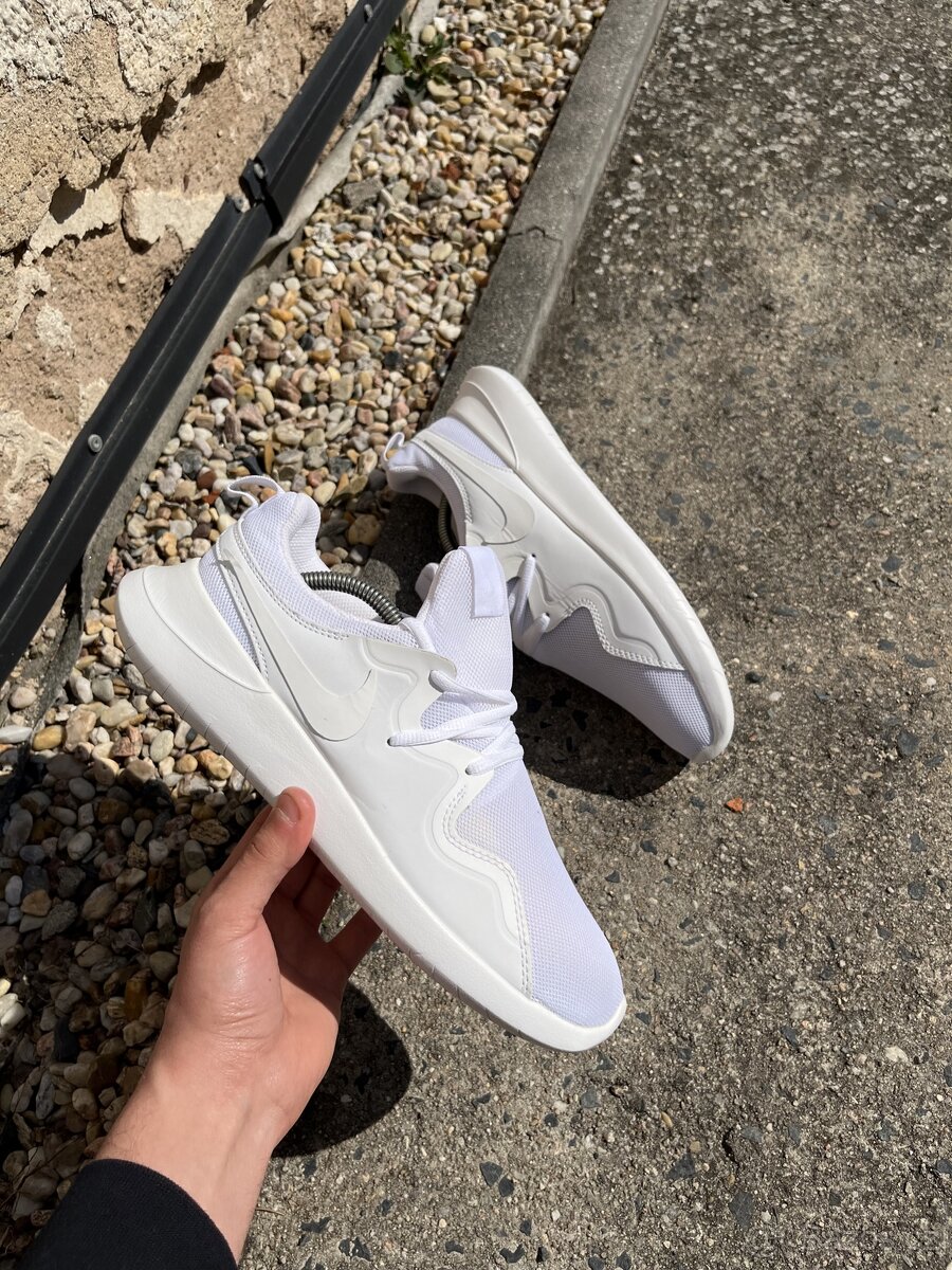 Boty Nike Tessen White