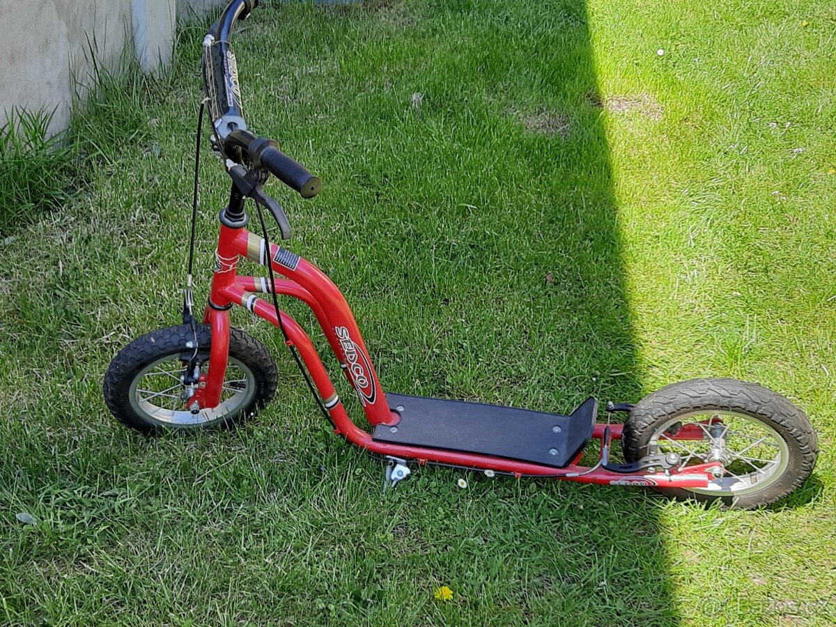 dětská koloběžka