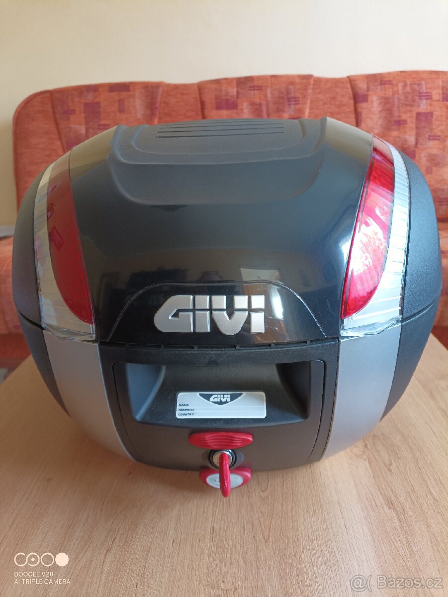 Kufr horní Givi