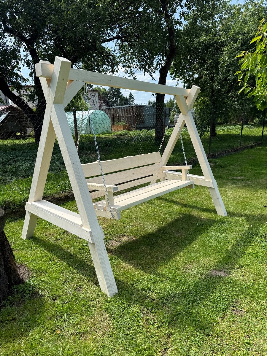 Zahradní houpačka