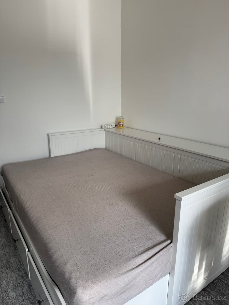 Postel HEMNES i s úložným prostorem