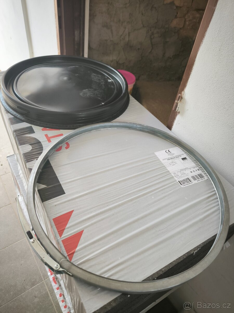 Víko se sponou na sud 220l