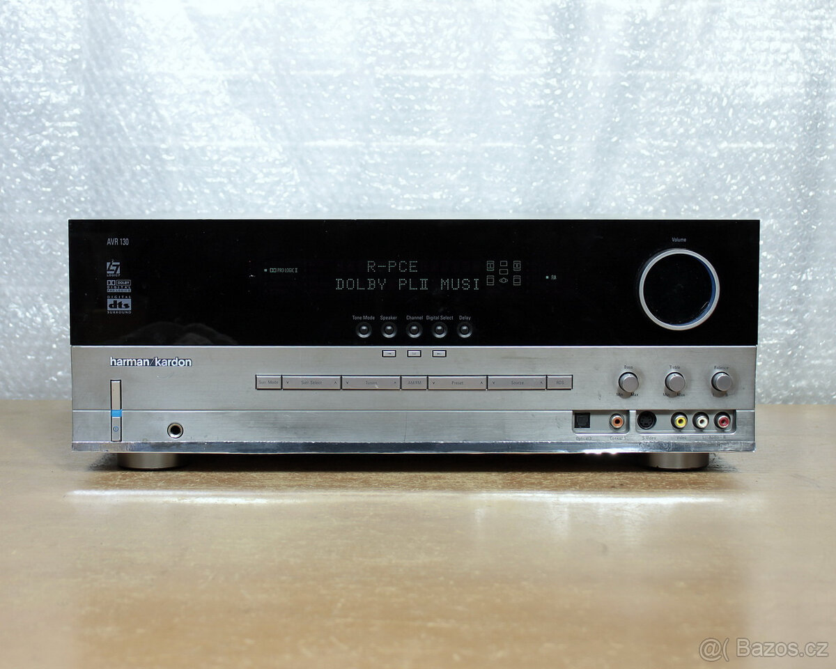 Receiver Harman Kardon.