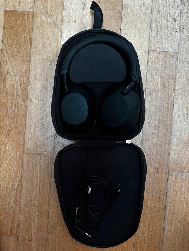 Bezdrátová sluchátka Sony WH-1000 XM5