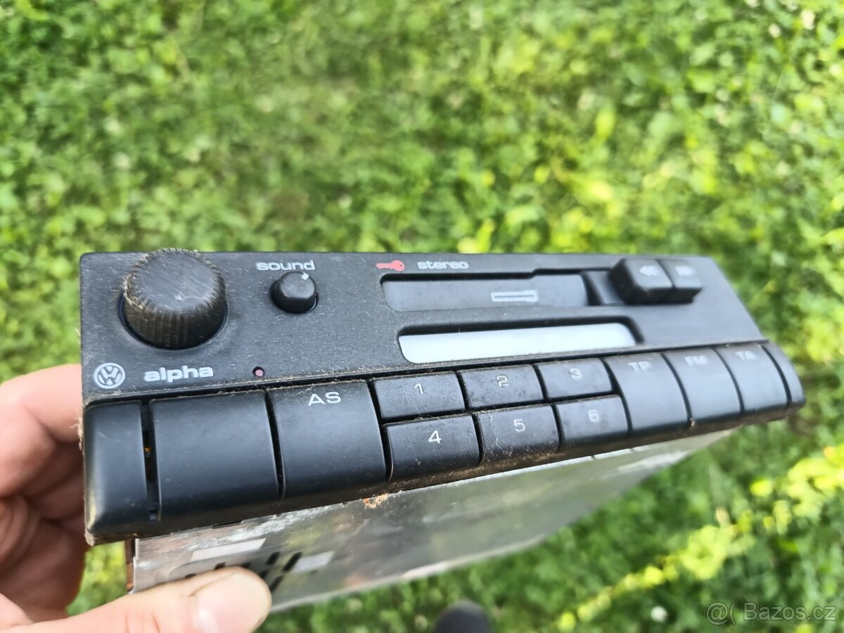 VW GOLF 3 / ORIGINÁLNÍ RÁDIO