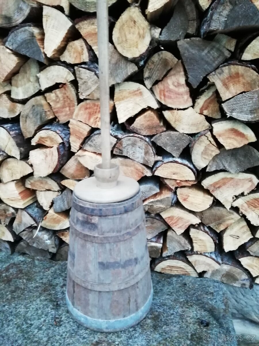 Starožitná máselnice