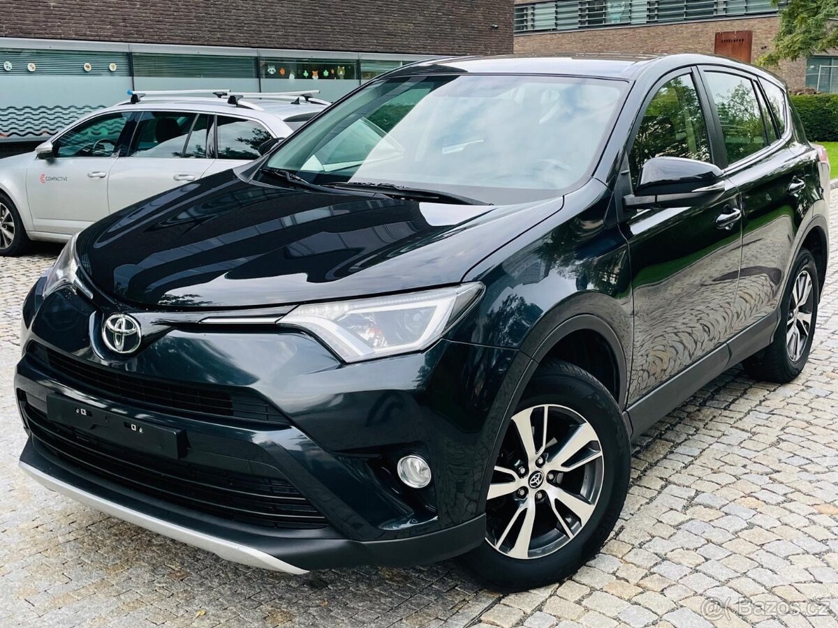 Toyota Rav4 2.0D 105KW MANUÁL 1.MAJITEL KAMERA TAŽNÉ 2WD