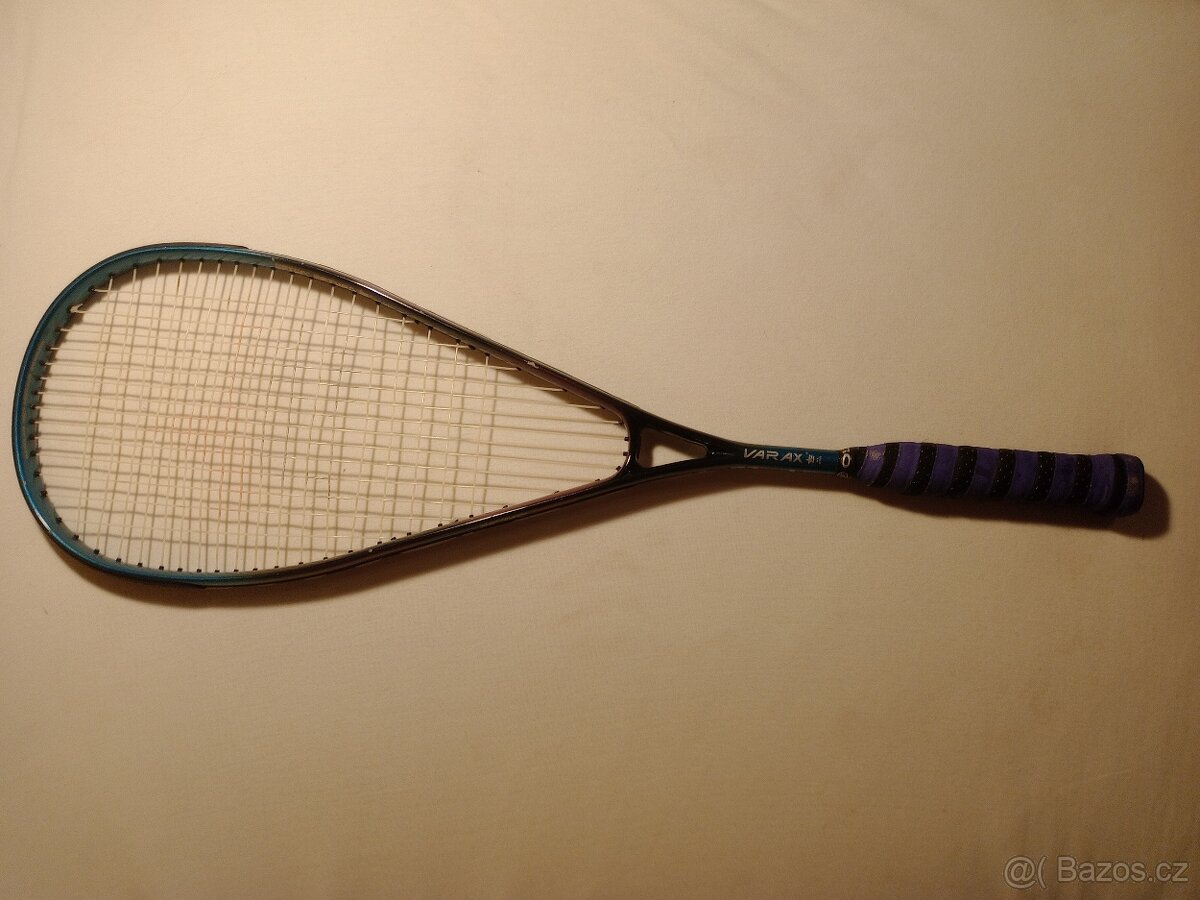 Tenisová raketa varax