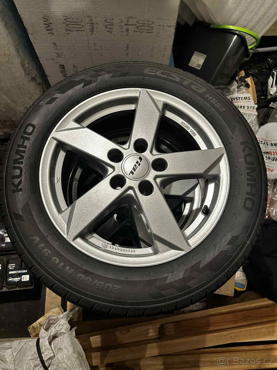 Alu kola Rial 5x112 R16, pneu Kumho ECSTA HS52 4RIB - 205/55
